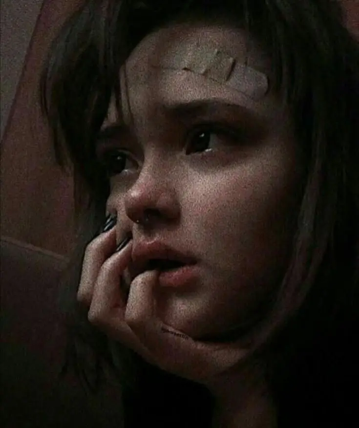 Read more about the article [1198+] Sad Girl Dp, Images, Photos, Pics, Pictures & Wallpapers (2025)