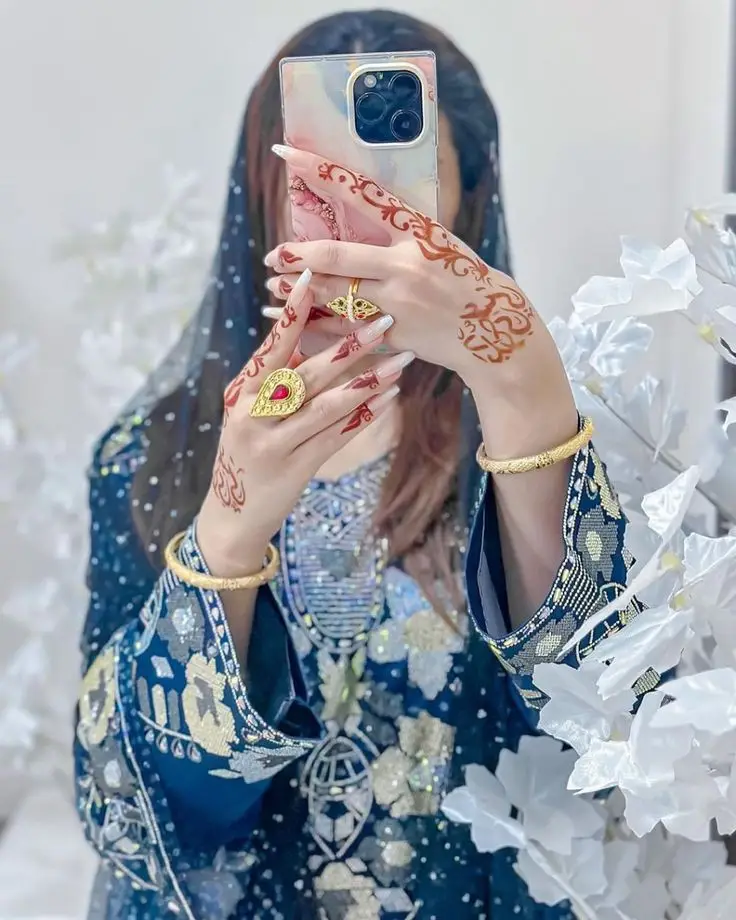 Read more about the article [1199+] Attitude Girls Dp, Images, Photos, Pics, Pictures & Wallpapers (2025)