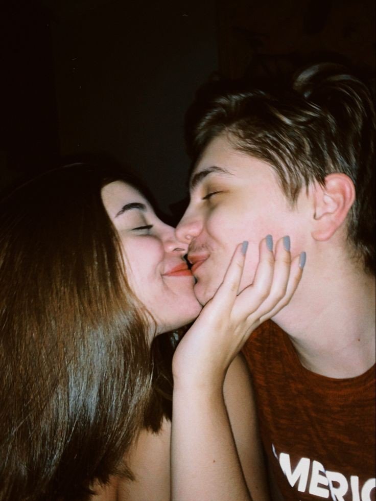 Read more about the article [1191+] Love Dp, Images, Photos, Pics, Pictures & Wallpapers (2025)